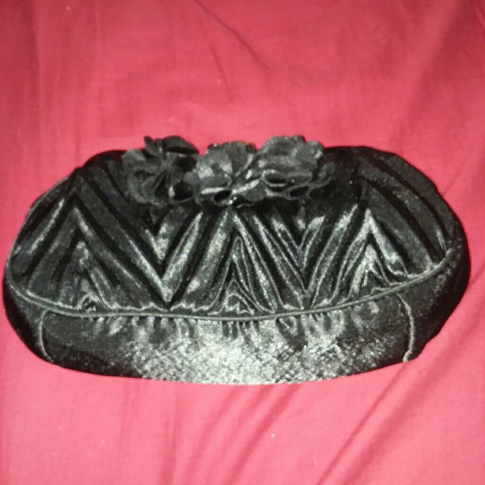 Simple black clutch
